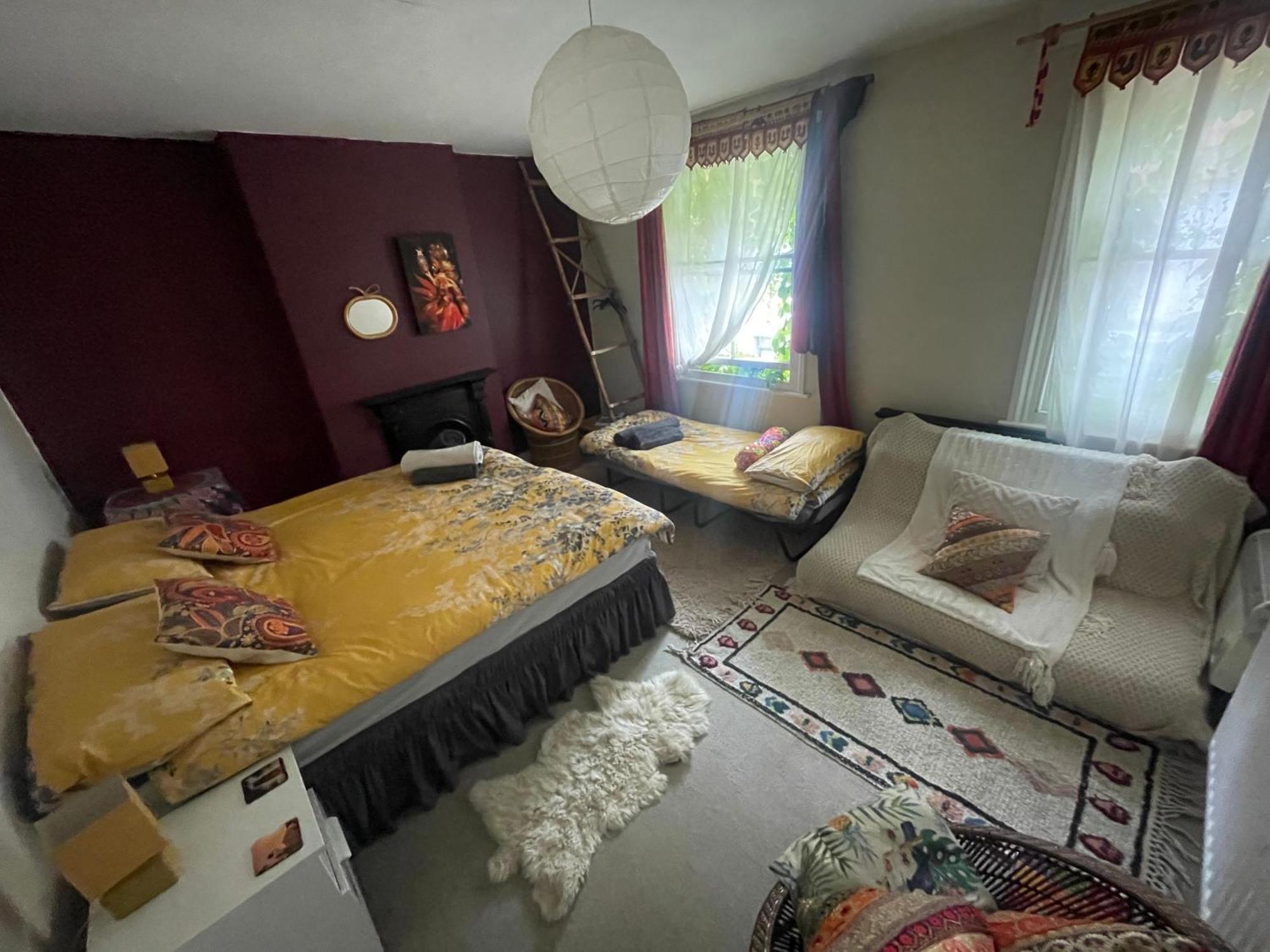 Homestay In The Heart Of Avalon Glastonbury Eksteriør billede